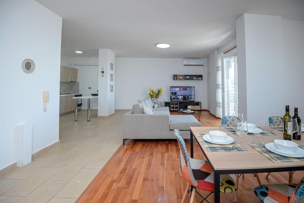 Grand View Apartment Durrës Esterno foto